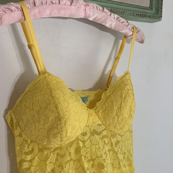 Marciano yellow lace nylon spaghetti strap tank top women’s large - Picture 2 of 4